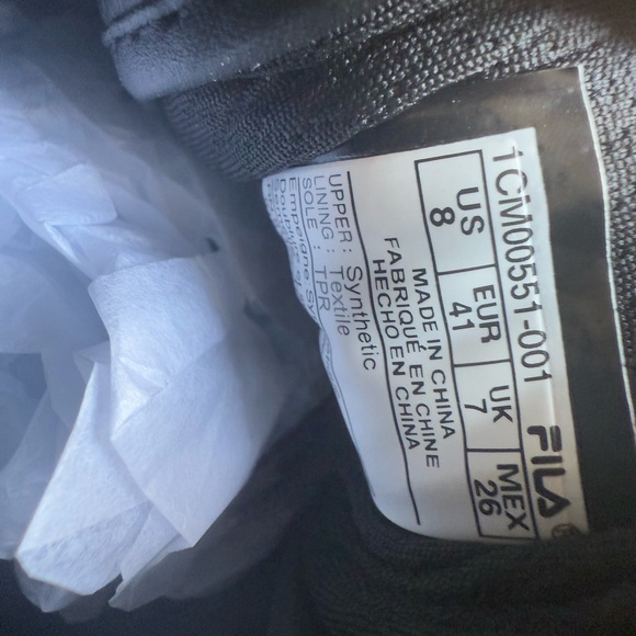 NEW Fila Black Low-top Sneakers - Picture 6 of 6